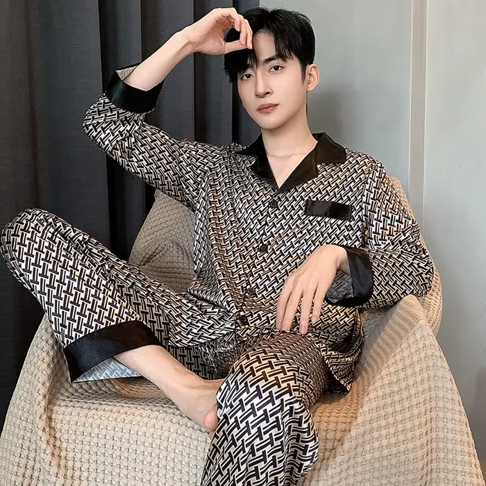 Pyjamas hommes printemps été mince glace soie luxueux coupe ample vêtements de maison costume mâle Satin